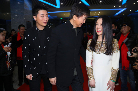 付笛生任静携子亮相 一家三口同台演出