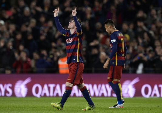 还有谁!梅西任意球当点球罚 C罗也被打服了|西