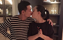 赵文卓为爱妻庆生 热吻秀恩爱