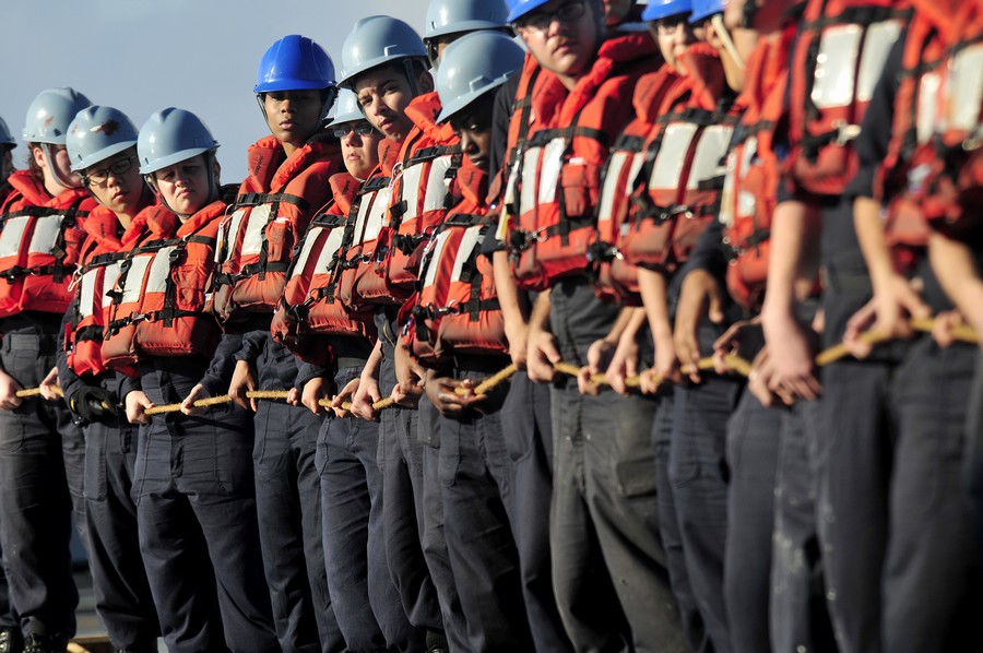 美国多艘军舰仍在南海徘徊 画面曝光(组图)