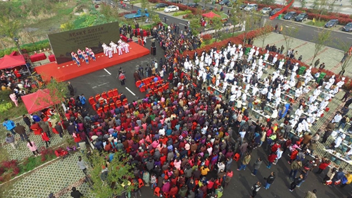 2016中国(肥东)百名文化节启幕广场厨师带来金元宝六楼美食美食 2016中国(肥东)百名文化节启幕广场厨师带来金元宝六楼美食美食