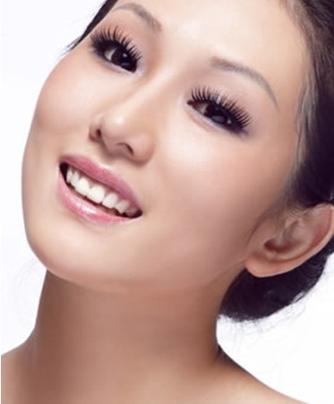 美容冠修复牙齿 让笑容更美更灿烂