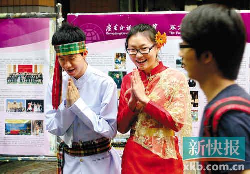 明日13时公布高考成绩 广东今年不公布高考状