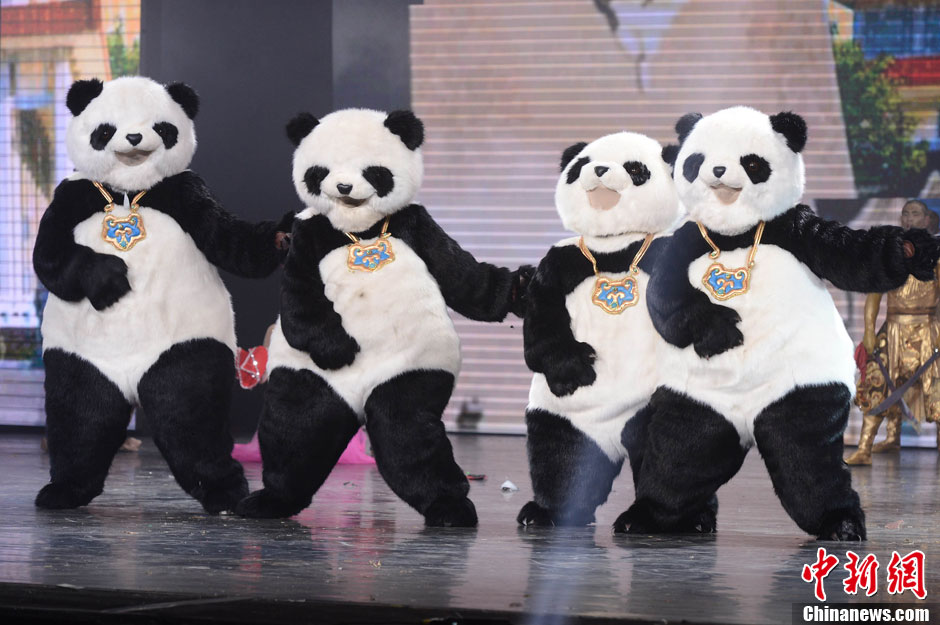 《panda!》北京首演 中国版功夫熊猫萌翻全场