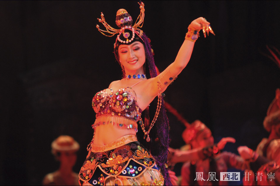 金鸡百花电影节开幕上演大梦敦煌 极具西北梦