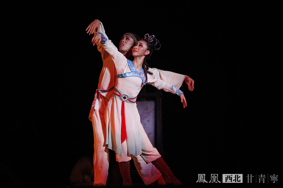 金鸡百花电影节开幕上演大梦敦煌 极具西北梦