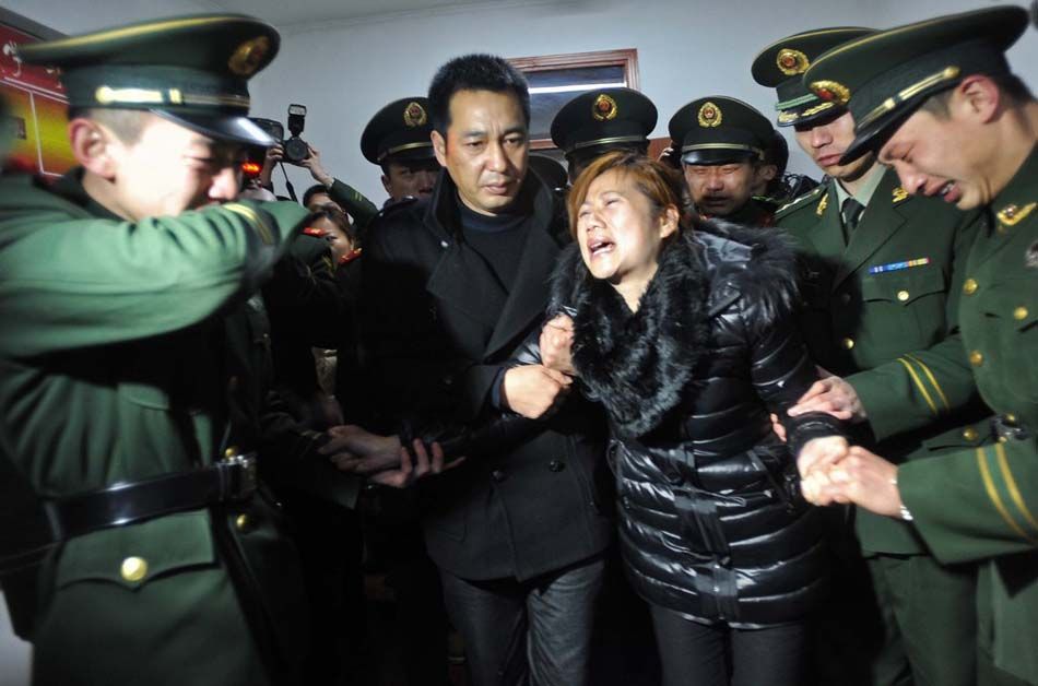 组图:英雄好走!春节间遇难两90后消防员追悼会