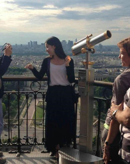 <em>奶茶妹</em>刘强东巴黎游埃菲尔塔_<em>河南</em>频道_凤凰