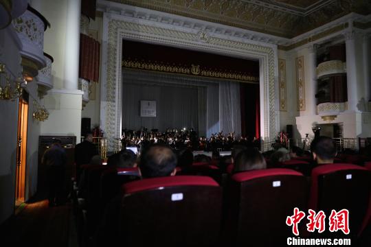 中国爱乐“丝绸之路”首演停电凭记忆演奏临危不乱