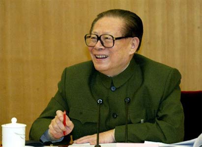 2004年江泽民辞任军委主席时如何评价胡锦涛
