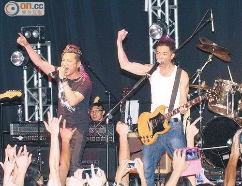 黄贯中隔空讽刺黄家强 与叶世荣同台一拍即合