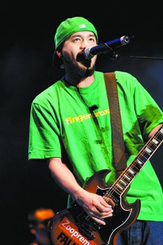武汉男子扬言要炸“张震岳十堰歌友会”被拘
