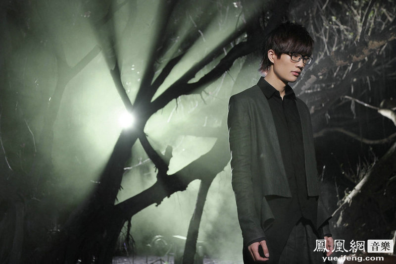 许嵩<em>断桥残雪</em>mv截图