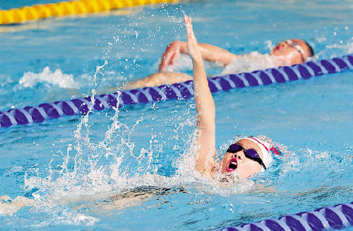 广东:明年中考体育必考科目增加100米游泳