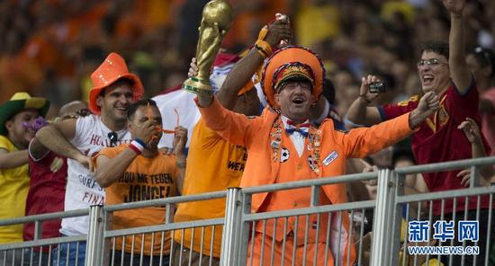 世界杯荷兰5:1西班牙 首战告捷时的众生相