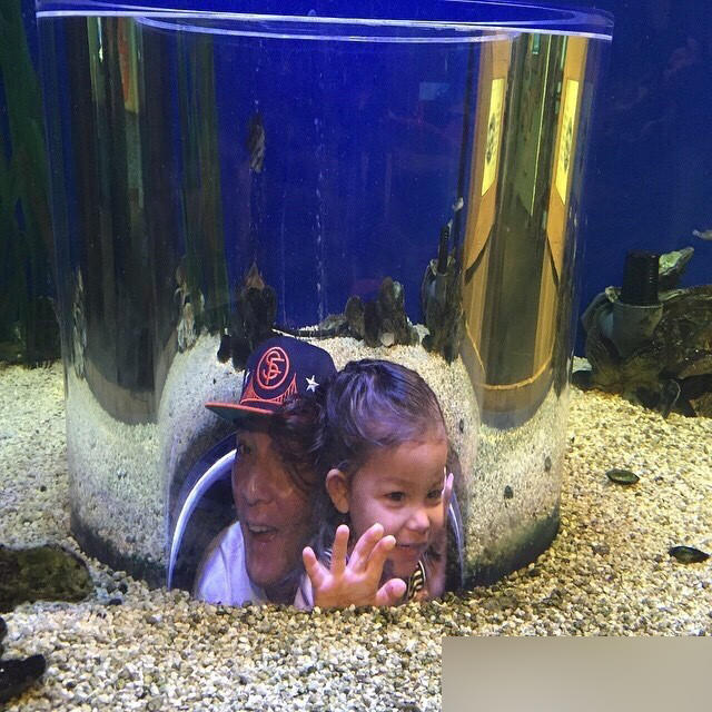 <em>吴彦祖罕见晒爱女</em> 小美女尽得父母真传_宁波频