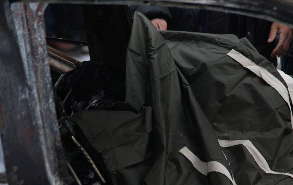 上海:醉酒驾车疯狂轿车致一男一女烧死车内_