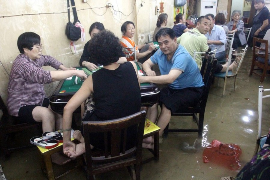 南昌暴雨后众生相