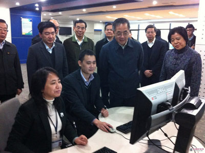 刘可为日前陪同胡春华视察深圳(图)