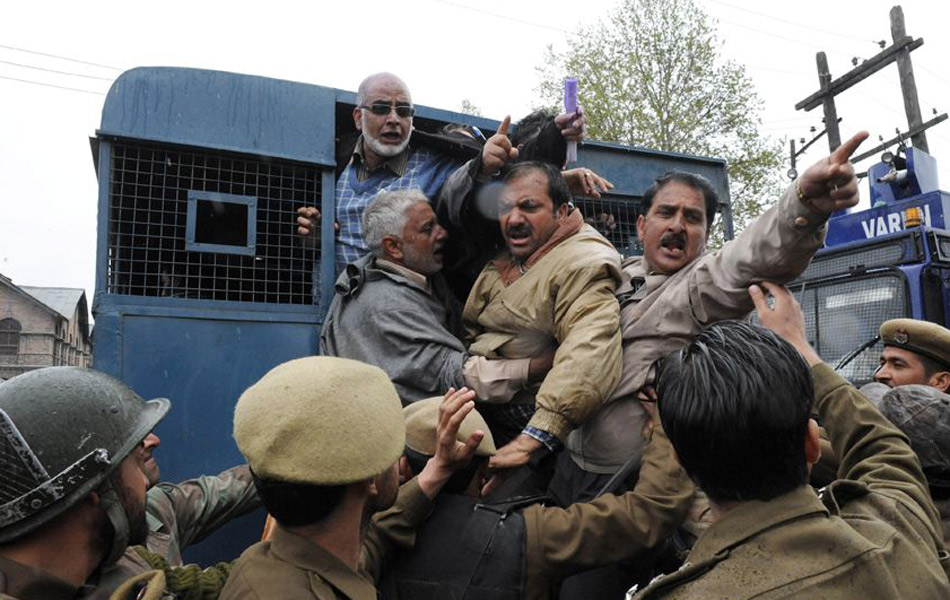 印控克什米尔公务员游行 要求延长退休年龄