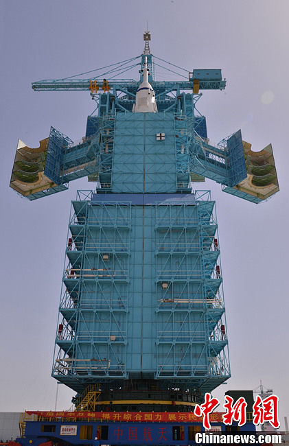 神舟十号6月中旬择机发射 火箭已安全运至发射