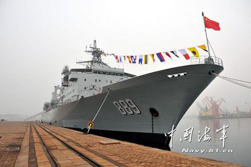 中国新型远洋综合补给舰太湖舰和巢湖舰相继入列,这标志着我海军远洋