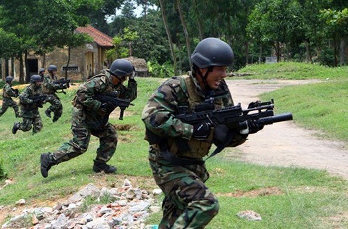 越南特种部队武器升级 装备以色列顶级TAR21步枪