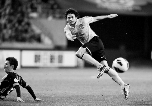 下赛季中超冠名费起价1亿 中超公司正与3家企