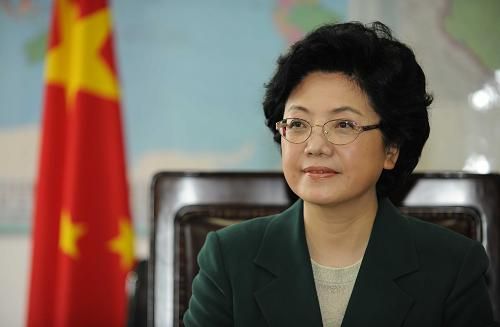 <em>靠近女</em>省长_<em>靠近女领导</em>燃情仕途_靠近女局长