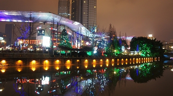 春节前,N次夜逛成都兰桂坊(组图)--陈清贫的魔