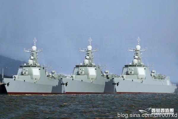 中国海军最新国产052D型导弹驱逐舰服役后的