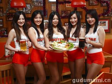 Hooters算是美国饮食文化的代表吗?_翟华:东方