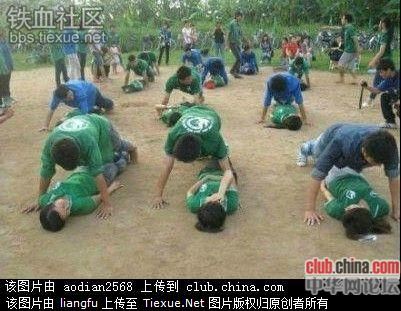 这军训绝对刺激!<em>女生</em>在下男生上做<em>俯卧撑</em>--祁连