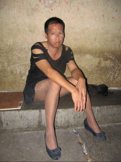 广西28岁男子化妆成<em>女人卖淫</em> 从未被嫖客识破