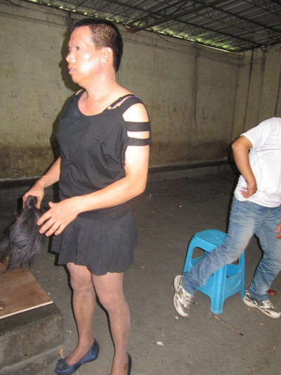 广西28岁男子化妆成<em>女人卖淫</em> 从未被嫖客识破