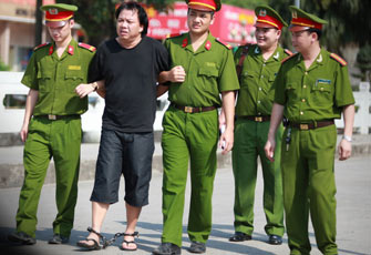 广东一干部家属犯案越南被抓