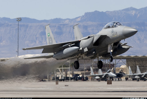 波音为沙特阿拉伯生产的首架F-15SA战斗机下