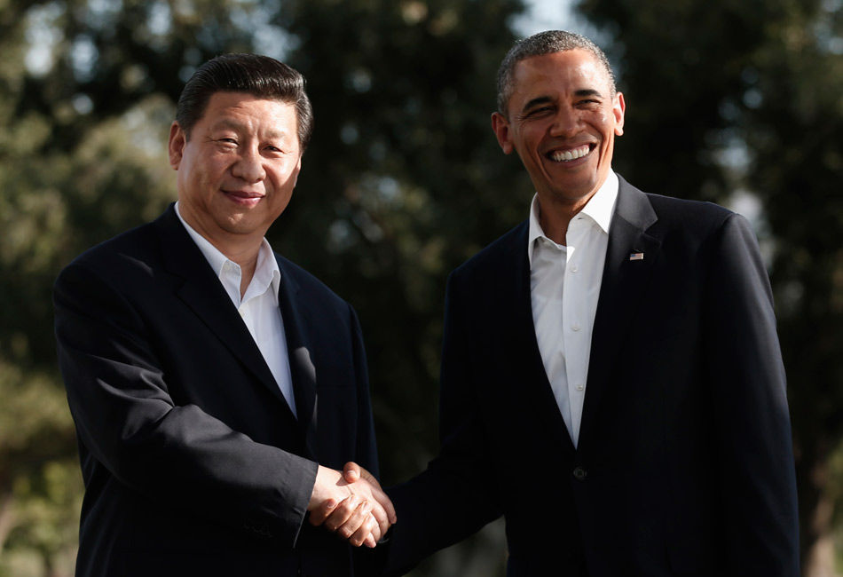 当地时间6月7日下午5时许，中国国家主席习近平与美国总统奥巴马在加利福尼亚州安纳伯格庄园举行中美元首会晤，规划中美关系未来发展。图为习近平与奥巴马握手。