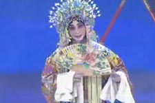 梅葆玖身穿梅兰芳戏服表演《贵妃醉酒》