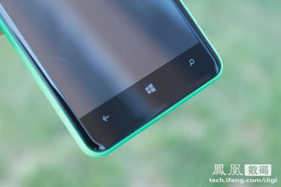 诺基亚Lumia 625评测:屏幕很大 分辨率较低