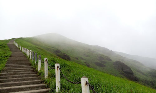 穿越武功山 踏平金顶峰