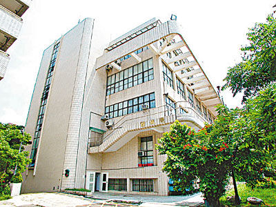 ����LINE�����¼���ѧУ