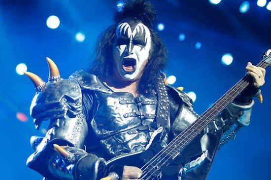 kiss乐队贝斯手gene simmons(基恩·西蒙)