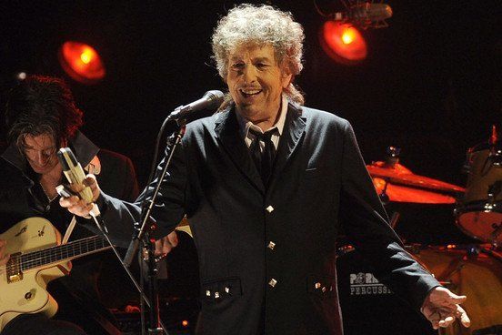 据国外媒体报道,美国老牌民谣歌手bob dylan(鲍勃·迪伦)获得了法国