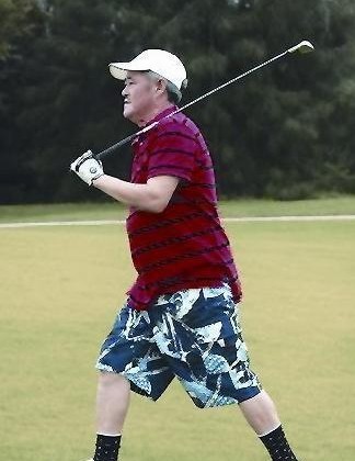 赵本山<em>父女</em>奢华生活 豪车名牌不差钱_财经_凤