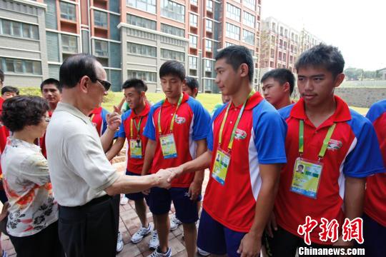 林丰正赴南京亚青村看望中华台北运动员代表团