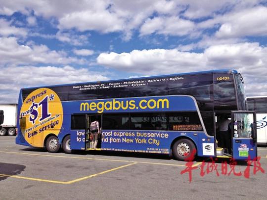 美国的双层大巴提供免费的wifi服务