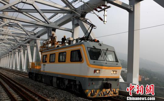 渝利铁路电气化施工基本完成 年底前有望通车