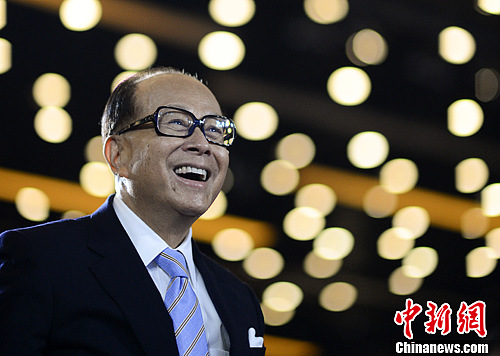 　　资料图：李嘉诚。中新社发廖攀摄