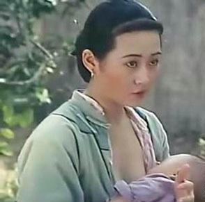 李小璐海清小S 惊看辣妈女星当众裸身哺乳喂奶
